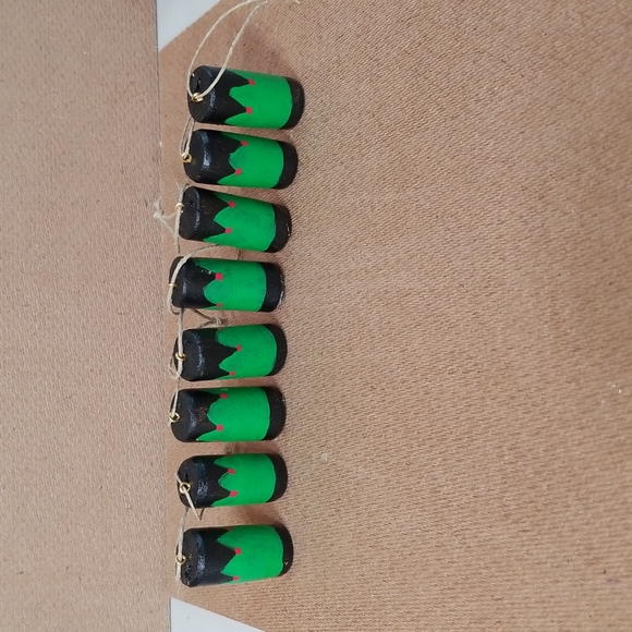 Hand Crafted Wine Corks Elf 8 Piece Ornament Set - Picture 5 of 6